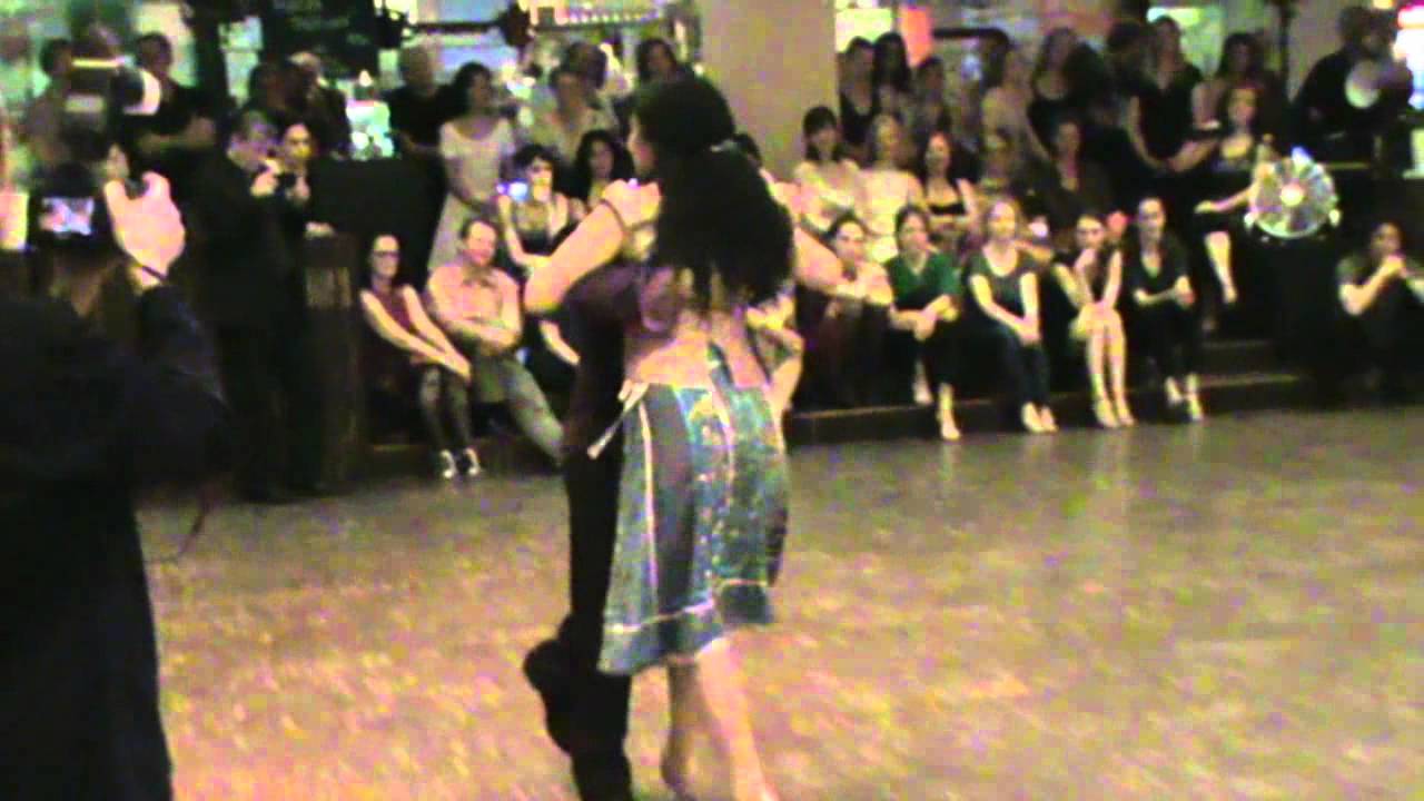 Alejandra Rogel Alberdi y Guillermo "Peque" Barrionuevo. Ilusión azul.