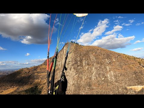 Voo 225 de Parapente IKE Costa - 23/08/22 - Pico do Ibituruna