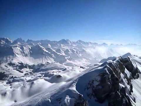 Der Hengst Schrattenflueh   auf dem Gipfel mit suuuuuper Aussicht   das Johannali macht sich lustig über mich