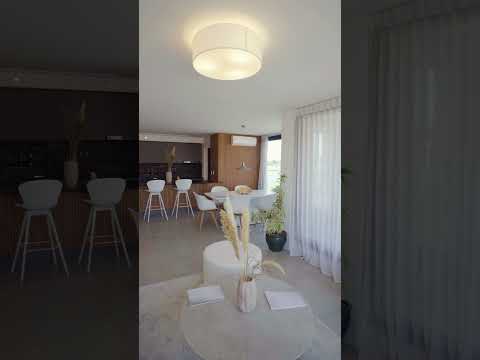 Video de YouTube - Apartamento en Venta de 3 dormitorios con Piscina y Garage en Carrasco, Montevideo