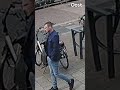 Deze man is chique gekleed, maar schijn bedriegt..  | RTV Oost