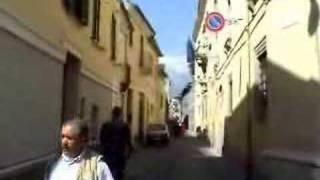 preview picture of video 'The market in Penne Abruzzo Italia'