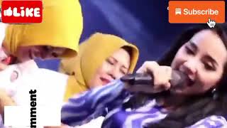 Download lagu Lala Widy - Alololo Sayang Om Adella Live PPST Trowulan Mojokerto mp3 Download lagu Lala Widy - Alololo Sayang Om Adella Live PPST Trowulan Mojokerto mp3