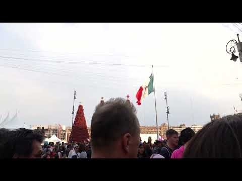 Bustle and hustle in the square of Ciudad de Mexico on Christmas Day