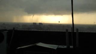 preview picture of video 'Tornado in  Daan(大安), Taiwan, Sep 11, 2010'