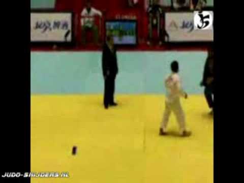 Judo 2007 Beijing Teams Benikhlef (ALG) - Izumi (JPN) [-90kg]