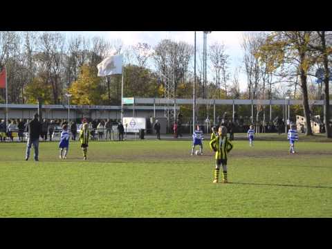 Wilhelmus F1 - Oliveo F1 - f-jeugdvoetbal in Den Haag