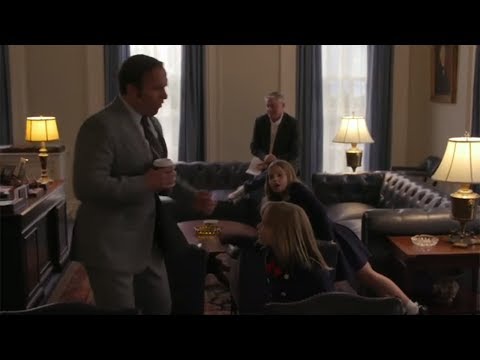 映画『バイス』メイキング映像（子供と遊ぶクリスチャン・ベイル）