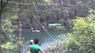 preview picture of video 'Zip-line in Lake Zirahuen - 2/5'