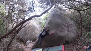 Video thumbnail of Entre tots, 6a. Can Bruguera