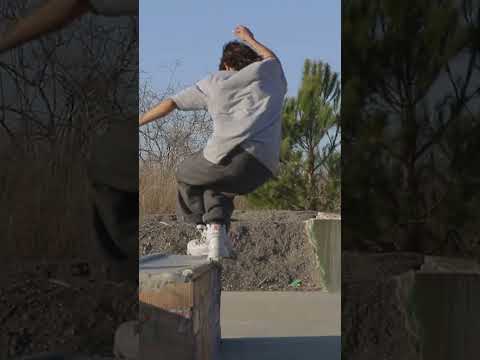 Xavi Eguino - Blindside negative Acid to fakie