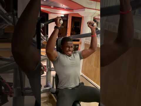 Training to failure benefit: 1. Break out of a plateau 2.increase muscle mass and strength #shorts