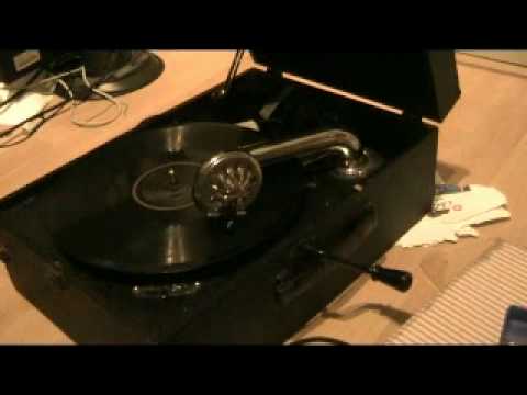 isoldina by Clément Douget.