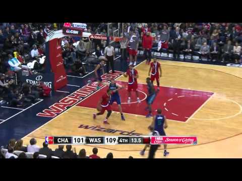 John Wall blocks Jeremy Lin (19/12/2015