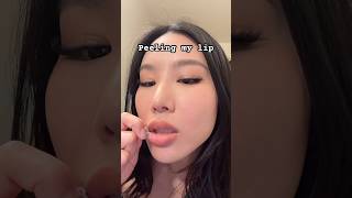 Download lagu Peeling my lip (link down below) mp3 Download lagu Peeling my lip (link down below) mp3