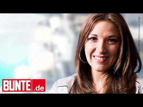 Simone Mecky-Ballack - Pool, große Terrasse: Sie zeigt ihre Luxusvilla