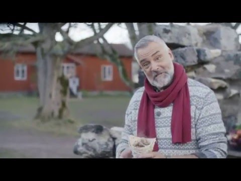 Ernst grillar korv och gör surkålsröra - Jul med Ernst (TV4)