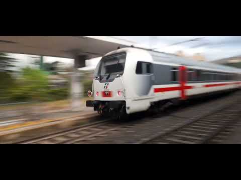 treno intercity 541 in transito alla stazione di narni amelia alle ore 19:05.    24/04/2024
