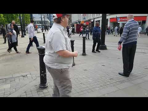 Jaybo shows his dancing skills in Manchester (30/04/19)