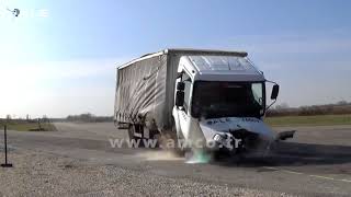 Смотреть онлайн Краш-тесты с фурами и грузовиками