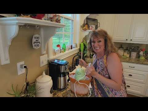 Homemade French Vanilla Ice Cream 💛