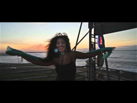 Trailer Hind Hakki - 2 Worlds Ena Aicha (2 Worlds I'm Living in)