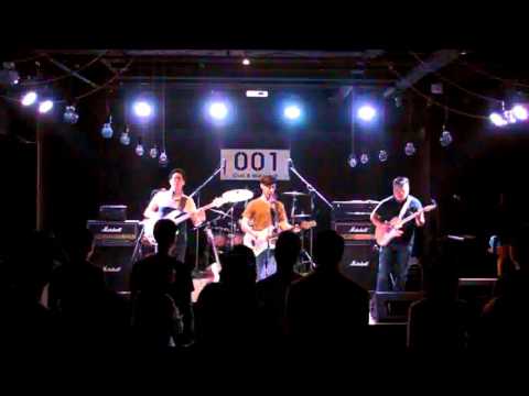 Champagne Supernova - White Junk (Oasis Cover)