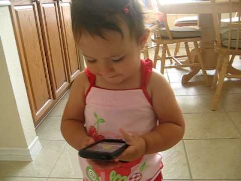 Alicia cantando  el avion minino