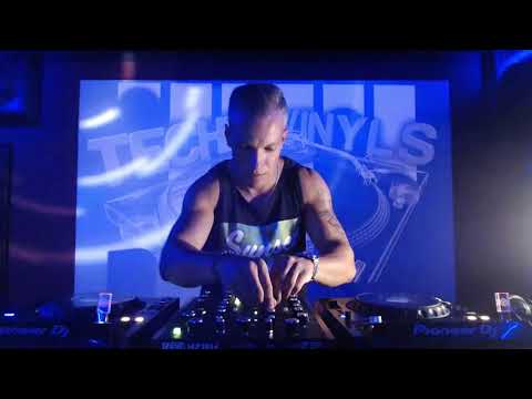 Techno Vinyls present: Calzedon Guy (DJ Set 1)