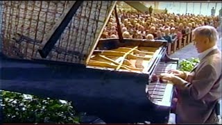 Roger Williams - BACH PRELUDE No. 2 in C Minor - Improvisations