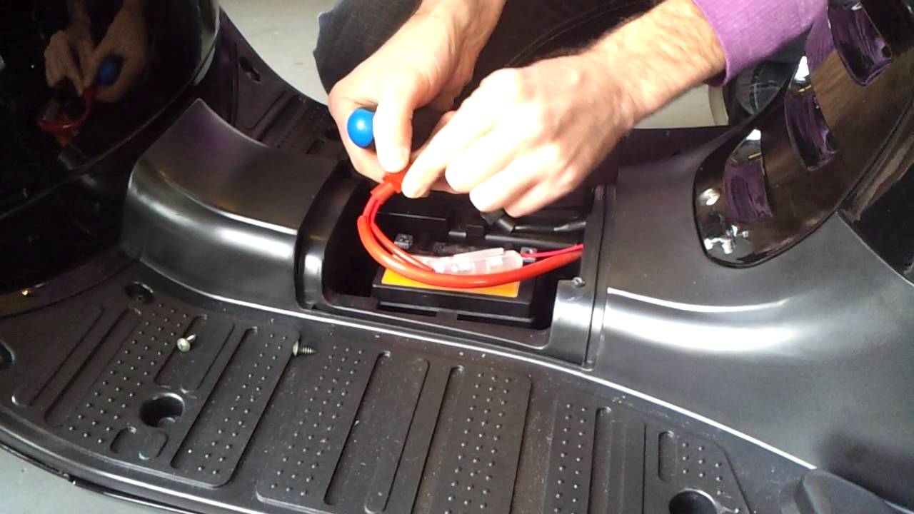 Accu uit je scooter halen bij langere tijd niet gebruiken van je scooter