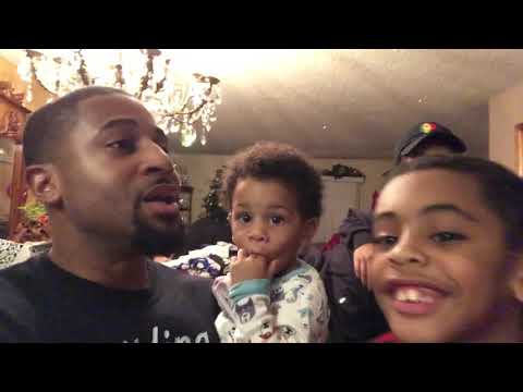 The Ellises: Vlog 073 - Getting Roro To The Potty