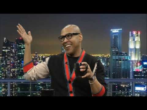 Holly T and Jeremy Carr have a good chin wag!