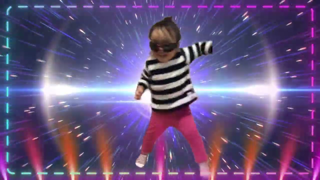 ２歳の時に初めて踊ったピコ太郎・ネオサングラス✨