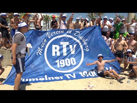 Als der RTV "You´ll never walk alone" anstimmt, herrscht Gänsehautstimmung am Ballermann