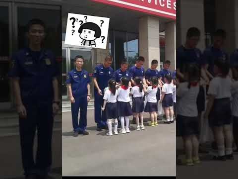 小朋友給消防員送粽子結果意外跑偏，藍朋友：我很丑？那我走？