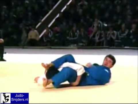 Judo 2009 Tbilisi: Papinashvili (GEO) -  Chubinadze (GEO) [-60kg]