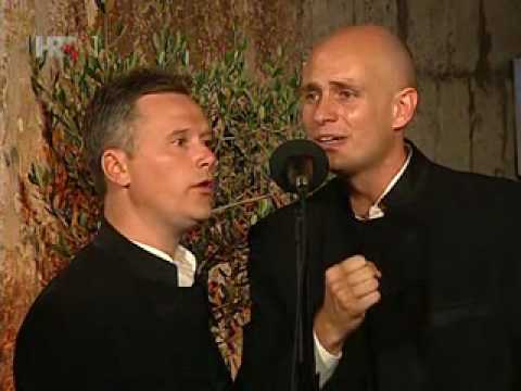 Klapa Pinguentum - Spavaš li zlato moje FDK 44. Omiš 2010