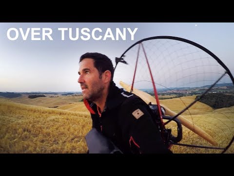 Paramotor flight over tuscany / Vol paramoteur au-dessus de la Toscane
