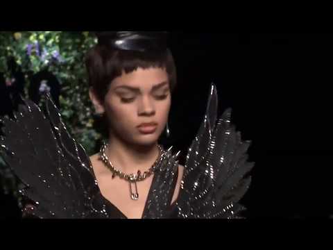 Top Model : Hiandra Martinez 2019