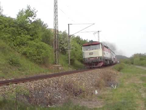 749 011 na čele os. 9055 - Praha Michle průjezd - 25.4.2011.