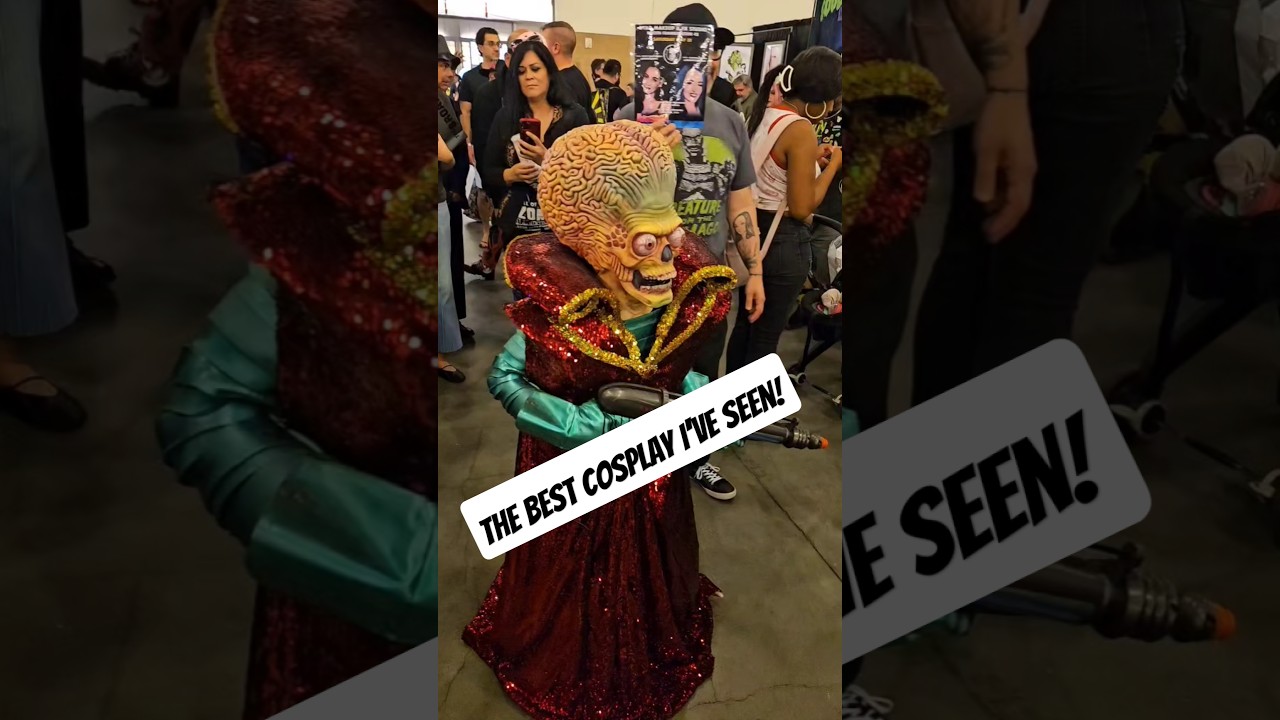 Mars attacks cosplay at monsterpalooza! #creative #alien #film