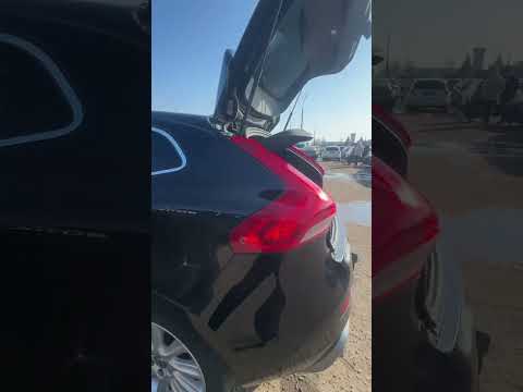 фото volvo v40 ii 0