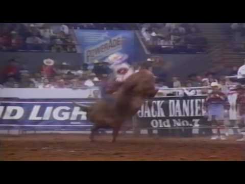 Casey Gates hangs up - 95 PBR Guthrie (87 pts)