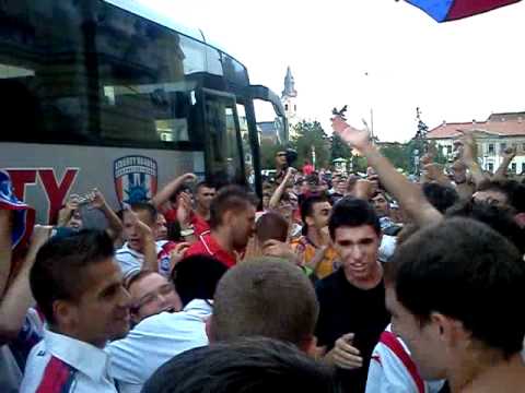 FC Bihor - sarbatoarea promovarii (suporteri si jucatori)