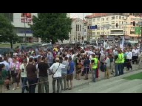 Veterans protest arrest of wartime commander