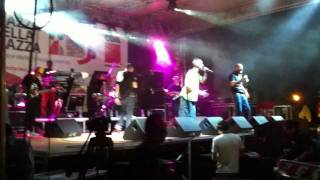 Sud Sound System - Bisogno d'Amore live roma 03/09/2011.MOV