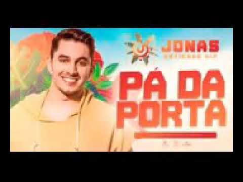 Jonas esticado pá da  porta