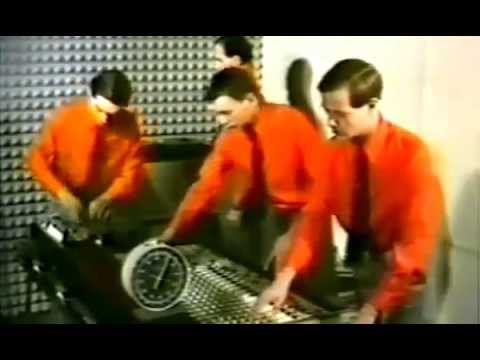 Kraftwerk - The Robots [Music Video 1978]