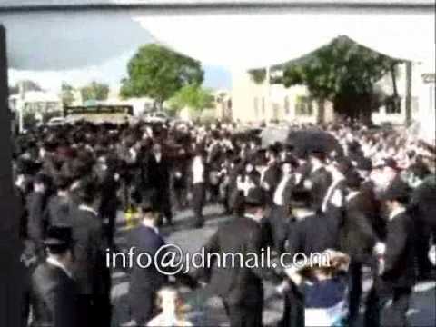 Hachnosas Sefer Torah To Semihei Shul In Boro Park Sivan 5772